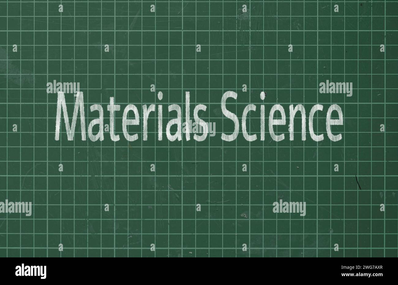 Materialwissenschaft: Untersucht die Eigenschaften, Verarbeitung und Anwendung von Werkstoffen, die in der Technik verwendet werden, von Metallen bis zu Polymeren. Stockfoto