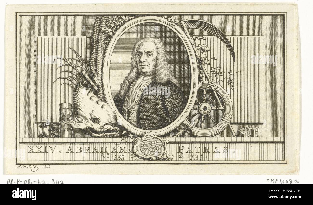Portret van abraham patras, Jacob van the Sleeky, 1763 gedrucktes Portrait von Abraham Patras, Generalgouverneur der ehemaligen Niederländisch-Indien von 1735 bis 1737. Neben dem Porträt gibt es einen Fisch, eine Sanduhr, Würfel, eine Sense, ein Rad und Blumen. Druckerei: Amsterdampublisher: Die Haager Papierätzung / Gravur Sanduhr. Fische. würfel Stockfoto