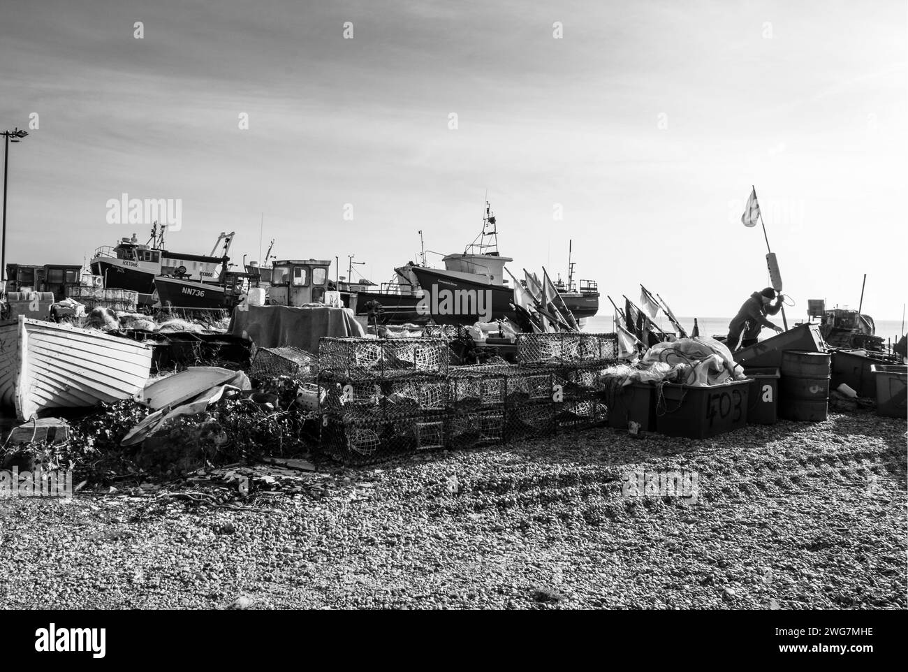 Hastings Fisherman on the Old Town Stade, Fishermen's Beach, East Sussex, Großbritannien Stockfoto