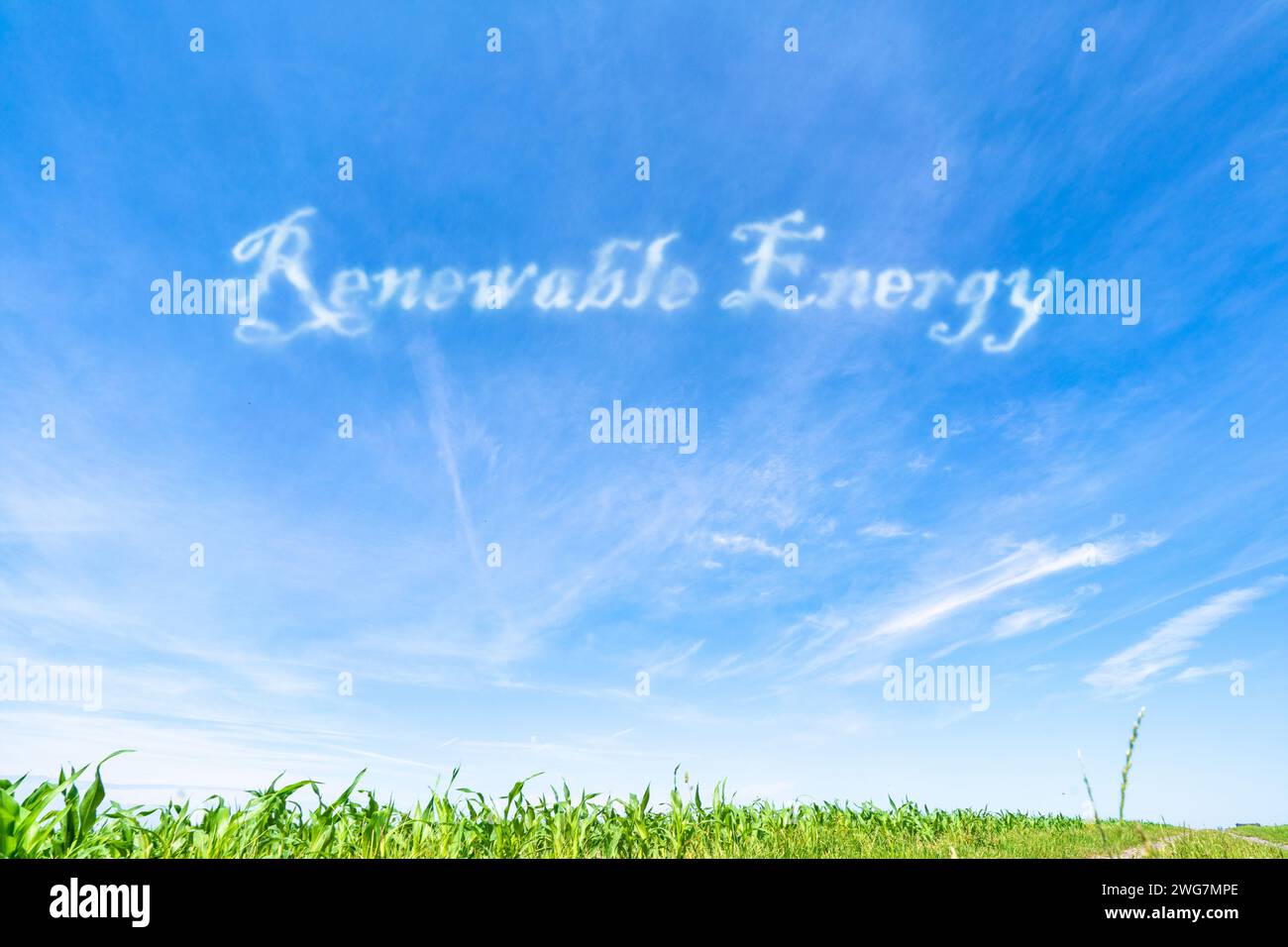 Erneuerbare Energien: Energiequellen wie Solar-, Wind- und Wasserkraft mit minimalen ökologischen Auswirkungen. Stockfoto