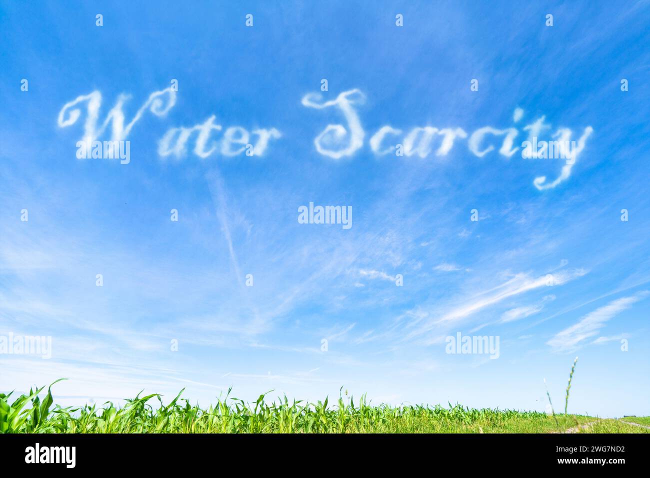 Wasserknappheit: Unzureichender Zugang zu sauberem Wasser aufgrund von Faktoren wie Überextraktion und Verschmutzung. Stockfoto