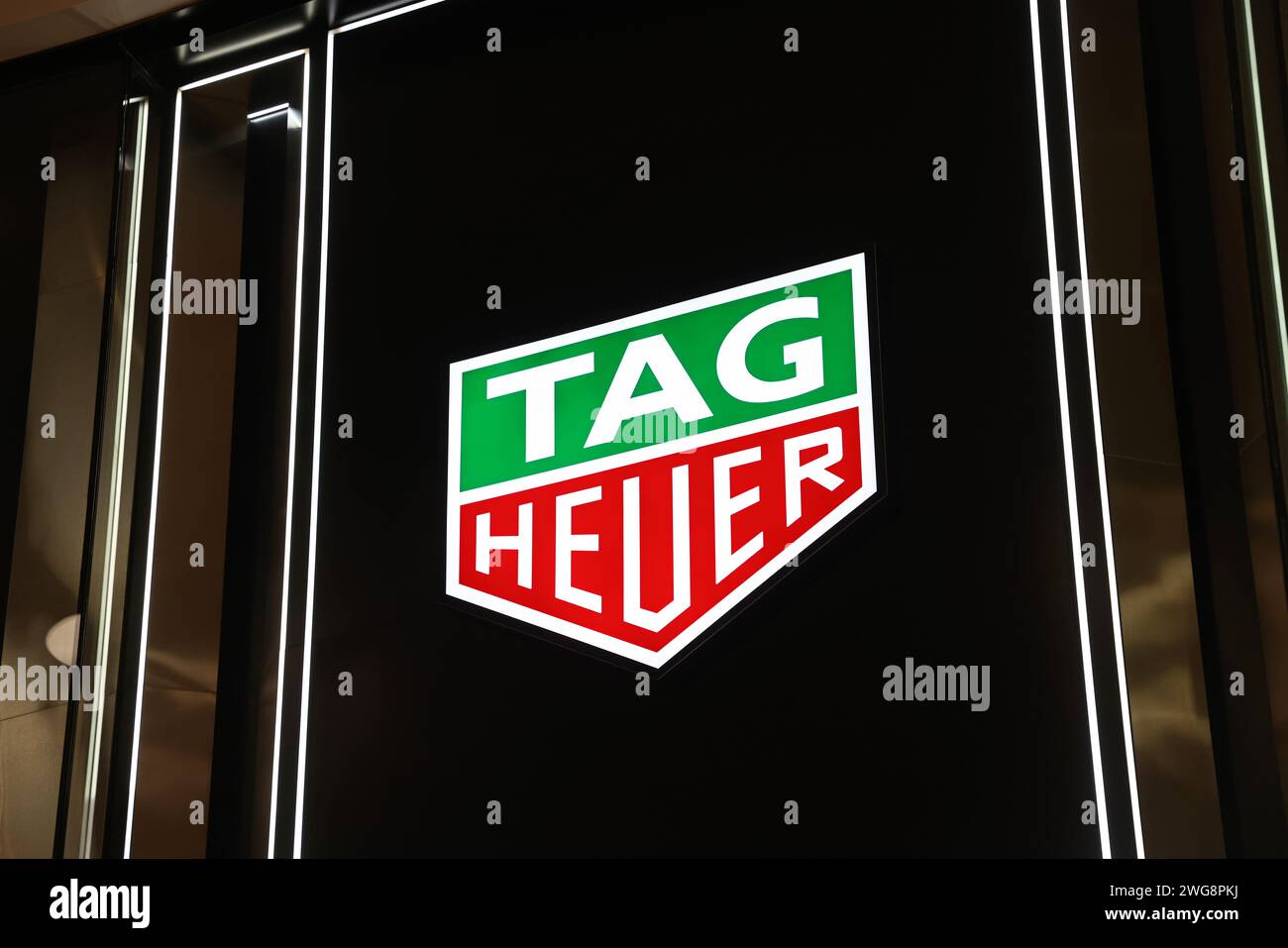 TAG Heuer Logo, Westfield Mall of Scandinavia, Stockholm, Schweden. Stockfoto