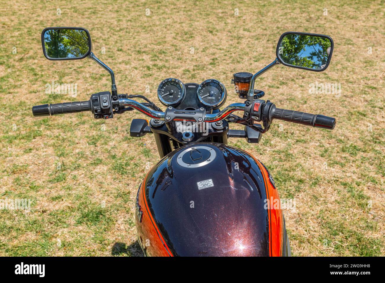 Kawasaki Z900 RS Reihenmotorrad mit vier Retro-Modellen Stockfoto