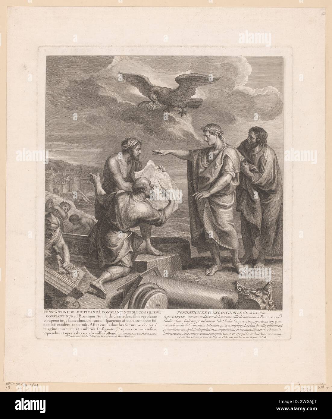 Stichting van Constantinople, Nicolas Henri Tardieu, nach Peter Paul Rubens, 1684–1749 Druck ein Architekt zeigt Keizer Constantijn den Großen eine Karte für die Stadt Konstantinopel. Über ihnen in den Wolken ein Adler. Pariser Papiergravur des römischen Kaisers Konstantin der große; mögliche Attribute: Krone, Zepter, Standard (Labarum) mit Chi-Rho-Monogramm oder Kreuz. Stadtgründung Konstantinopel Stockfoto