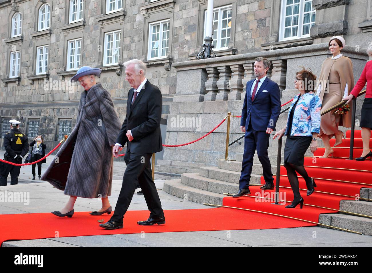 Kopenhagen/Dänemark./14. Januar 2022/ H.M.die Königin Margrethe II. Feiert ihre 50 Jahre als Königin von Dänemark, königliche Familie Abschied aus dem dänischen parlament christiansborg H.M.die Königin Margrethe II. von Dänemark Gesellschaft von dem dänischen Parlamentsvorsitzenden Henrik Dam Christensen und Kronprinzen Frederiks und Kronpriunkess Maria und Prinz Joachim und Prinzessin Marie und der Prinzessin Bendikete in Kopenhagen Dänemark. Foto: Francis Joseph Dean/Dean Pictures Stockfoto
