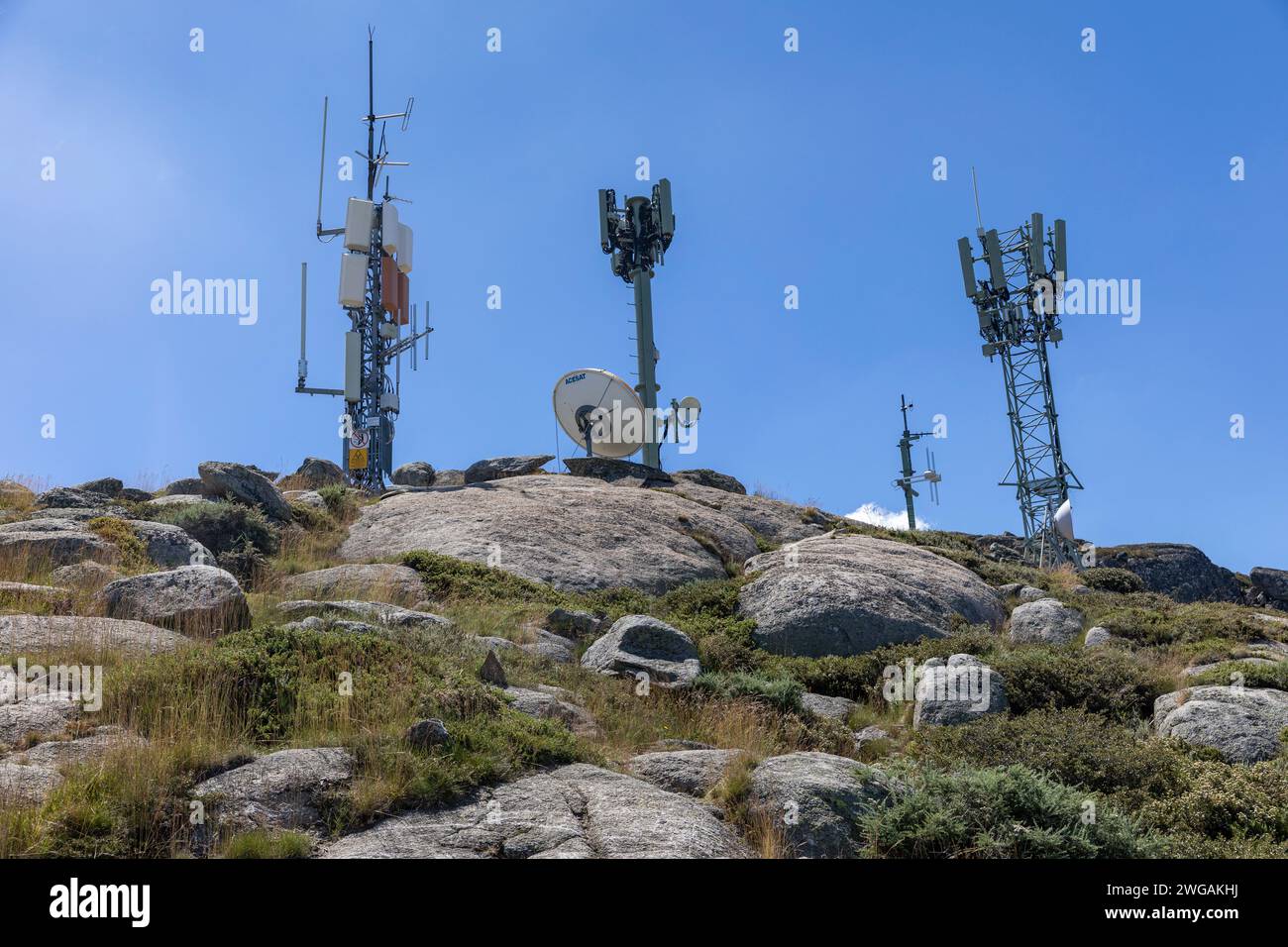 Telekommunikationsmasten zur Signalverstärkung im Kosciusko-Nationalpark in Thredbo, New South Wales, Australien Stockfoto