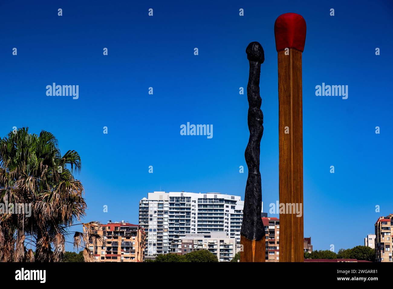 Brett Whiteleys „fast einmal“ Mammut-Streichholzskulptur in Woolloomooloo, Sydney, Australien Stockfoto