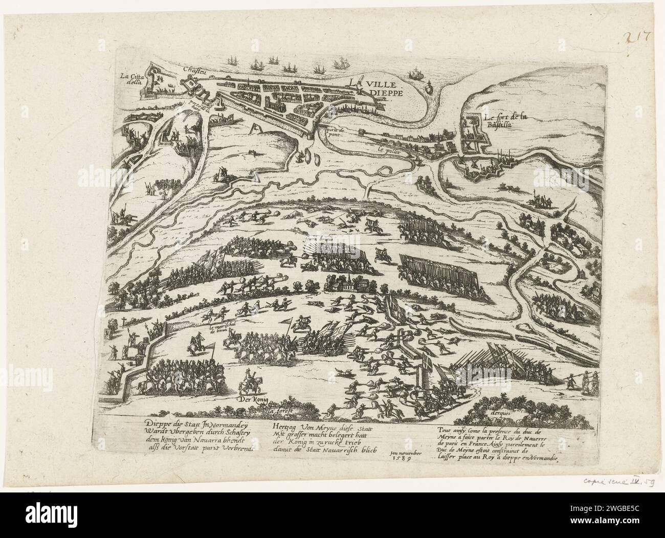 Dieppe befreit von Hendrik IV., 1590, 1590 – 1592 Drucke die belagerte Dieppe entlastet von Hendrik IV., 11. Februar 1590. Die Schlacht im Vordergrund, in der Ferne eine Karte der Stadt Dieppe in einer knappen Perspektive. Aktion zum Ausdruck vom November 1589. Mit 8 Zeilen auf Deutsch und 5 Zeilen auf Französisch. Nicht Nummeriert. Spiegelbild Kopie oder Wiederholung auf dem Druck von Hogenberg. Blatt von einem Album, das auseinandergenommen wurde. Rechts oben (in Pen) nummeriert: 217. Kölner Papierätzkampf, Kampf im Allgemeinen Dieppe Stockfoto