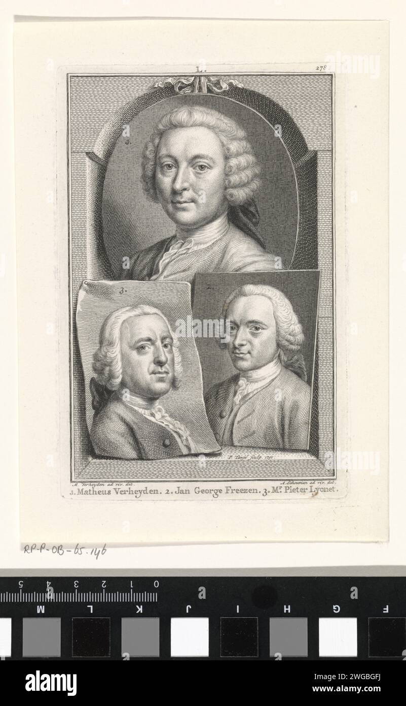 Porträts von Mattheus Verheyden, Jan George Freezen und Pieter Lyonet, Pieter Tanjé, nach Mattheus Verheyden, nach Aert Schouman, 1751 drucken drei nummerierte Porträts der Maler Mattheus Verheyden, Jan George Freezen und Pieter Lyonet, die in einer Nische stehen. In der Mitte des oberen Teils: L. Amsterdam Papierätzung / Gravur Porträt, Selbstporträt des Künstlers Stockfoto Porträts von Mattheus Verheyden, Jan George Freezen und Pieter Lyonet, Pieter Tanjé, nach Mattheus Verheyden, nach Aert Schouman, 1751 drucken drei nummerierte Porträts der Maler Mattheus Verheyden, Jan George Freezen und Pieter Lyonet, die in einer Nische stehen. In der Mitte des oberen Teils: L. Amsterdam Papierätzung / Gravur Porträt, Selbstporträt des Künstlers Stockfoto