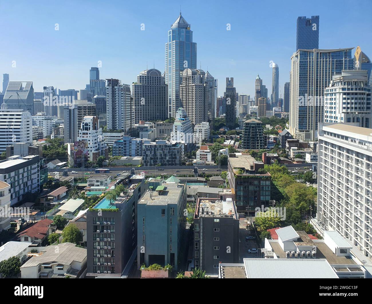 Bangkok, Thailand - 10. Januar 2024: Blick aus der Vogelperspektive auf die Skyline von Bangkok in der Innenstadt des Geschäftsviertels Stockfoto