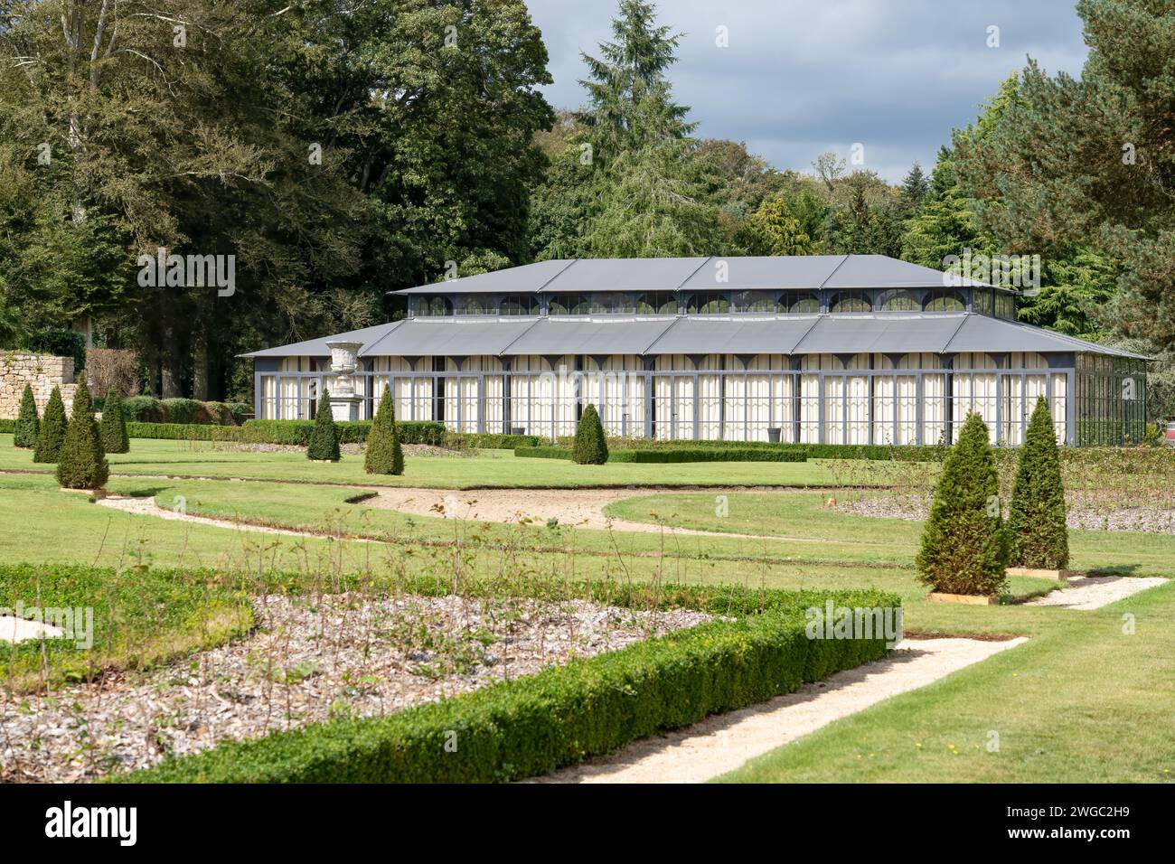 Konferenz- und Geschäftszentrum im Chateau de Kergrist, Frankreich. Mittelalterliches Anwesen mit Türmen der normandie. Stockfoto