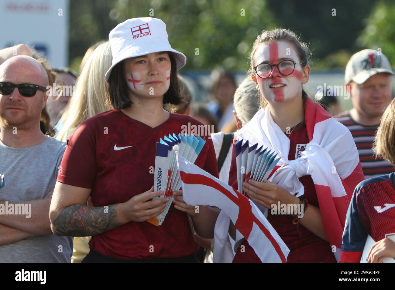 Face Painted Lionesses Fans England gegen Spanien, UEFA Womens Euro 2022, am 20. Juli 2022 im Brighton Community Stadium Stockfoto