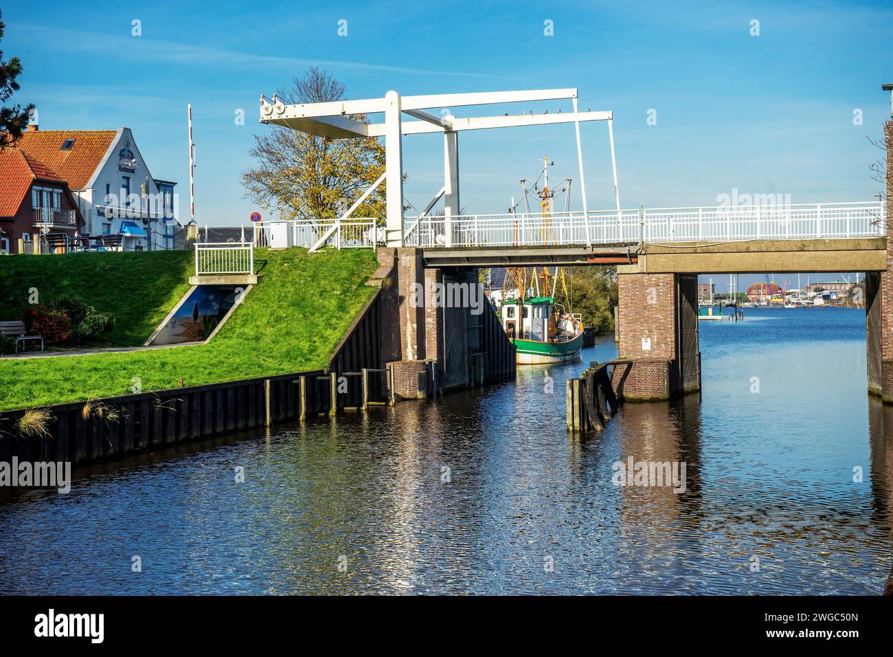 Bundesrepublik Deutschland, Niedersachsen, Carolinensiel, Ostfriesland, Friedrichschleuse und Sielhafen Stockfoto