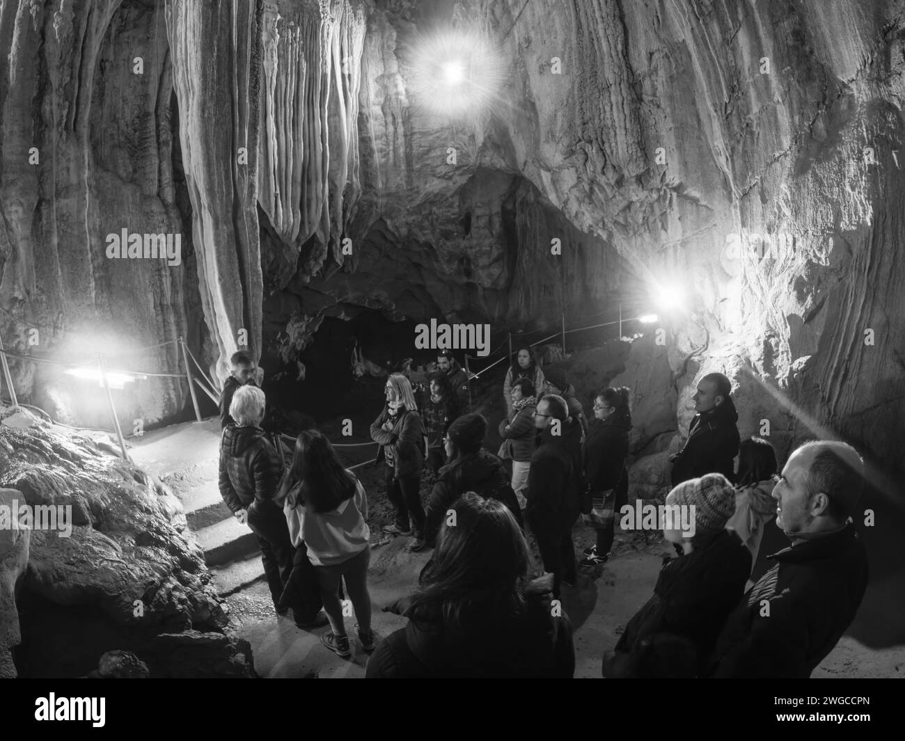 Höhle Las Güixas, Villanúa, Pyrenäen, Huesca, Aragonien, Spanien. Höhle, die in Villanua besucht werden kann Stockfoto