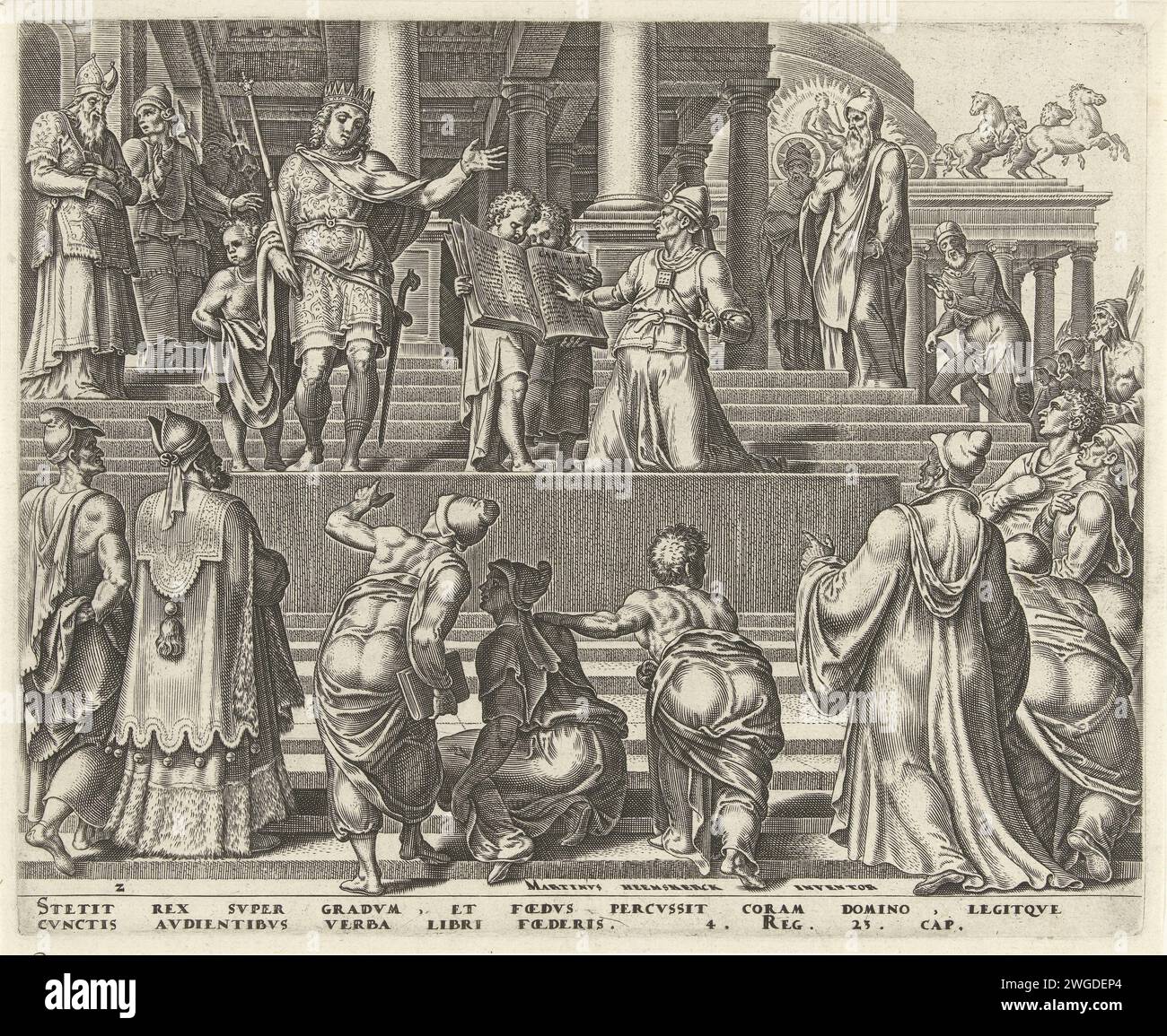 König Josia lässt das Volk dem Volk vorlesen, Philips Galle, nach Maarten van Heemskerck, ca. 1569 Druck König Josia steht auf den Treppen des Tempels und lässt den wiedergewonnenen Code Gottes dem Volk Israel vorlesen. Josia macht eine einladende Handgeste und schwört, Gottes Gesetze zu befolgen. Haarlemer Papierstich Saphan liest dem König das Buch Gesetz vor, der seine Kleider bestürzt zerreißt Stockfoto