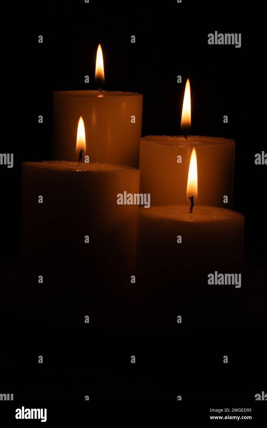 Foto, Kerze, Kerzenlicht, Brennen, Flamme, Religion, Wachs, Dekoration, Hintergrund, vertikal, Feier, horizontal, Fotografie, Entspannung, Glühen Stockfoto