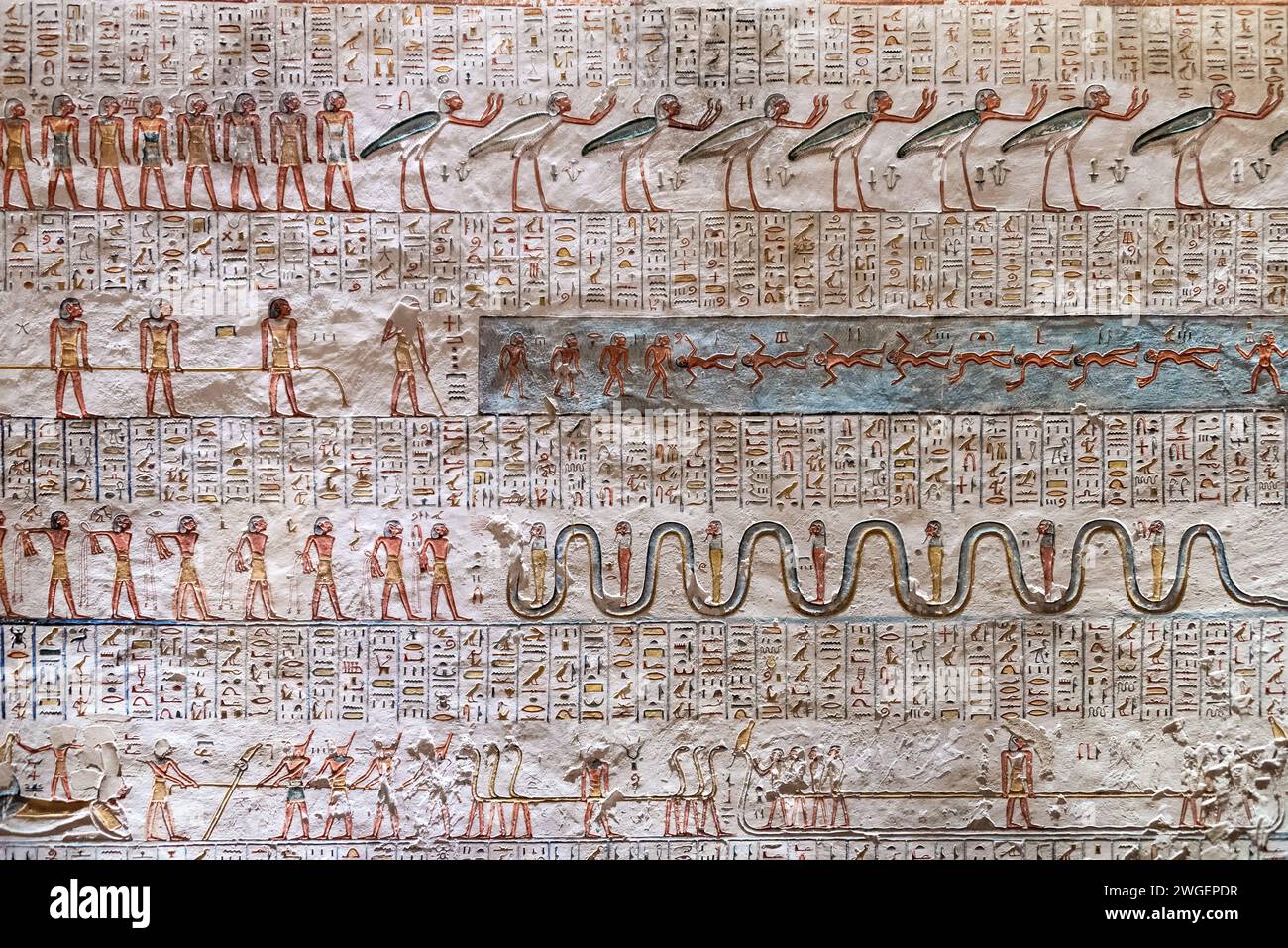 Komplizierte Details und Hieroglyphen in einem Grab im Tal der Könige in der Nähe von Luxor, Ägypten Stockfoto