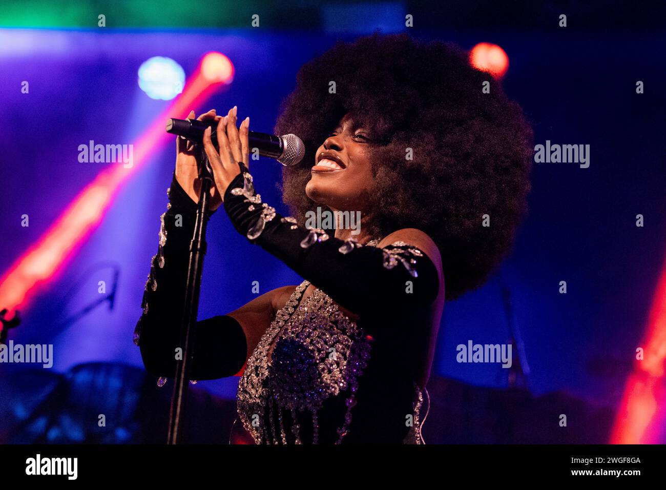 Italien 4. Februar 2024 Tanerélle Stephens - Sängerin, Songwriterin und Schauspielerin - live im Fabrique Mailand © Andrea Ripamonti / Alamy Stockfoto