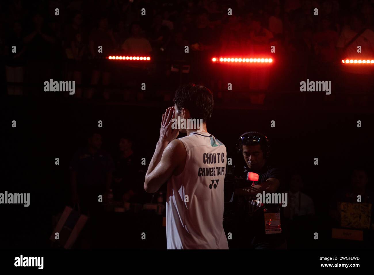 Bangkok, Bangkok, Thailand. Februar 2024. CHOU Tien Chen aus Taiwan (weißes Trikot) feiert nach dem Gewinn der Meisterschaft im Finalspiel der Männer Badminton bei Princess Sirivannavari Thailand Masters 2024 im Nimibutr Sport Building National Stadium am 4. Februar 2024 in Bangkok, Thailand. (Kreditbild: © Teera Noisakran/Pacific Press via ZUMA Press Wire) NUR REDAKTIONELLE VERWENDUNG! Nicht für kommerzielle ZWECKE! Quelle: ZUMA Press, Inc./Alamy Live News Stockfoto