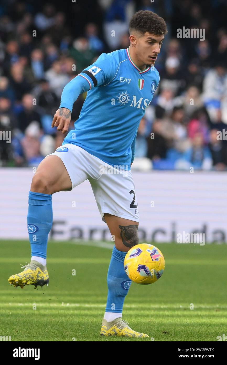 Neapel, Italien. Februar 2024. Giovanni Di Lorenzo von SSC Napoli im Spiel der Serie A zwischen SSC Napoli und Hellas Verona FC bei Diego Armando Maradona am 4. Februar 2024 in Neapel (Foto: Agostino Gemito/Pacific Press) Credit: Pacific Press Media Production Corp./Alamy Live News Stockfoto