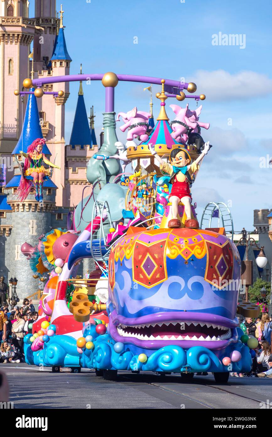 Festival of Fantasy Parade auf der Main Street USA, Magic Kingdom, Walt Disney World Resort, Orange County, Orlando, Florida, Vereinigte Staaten von Amerika Stockfoto