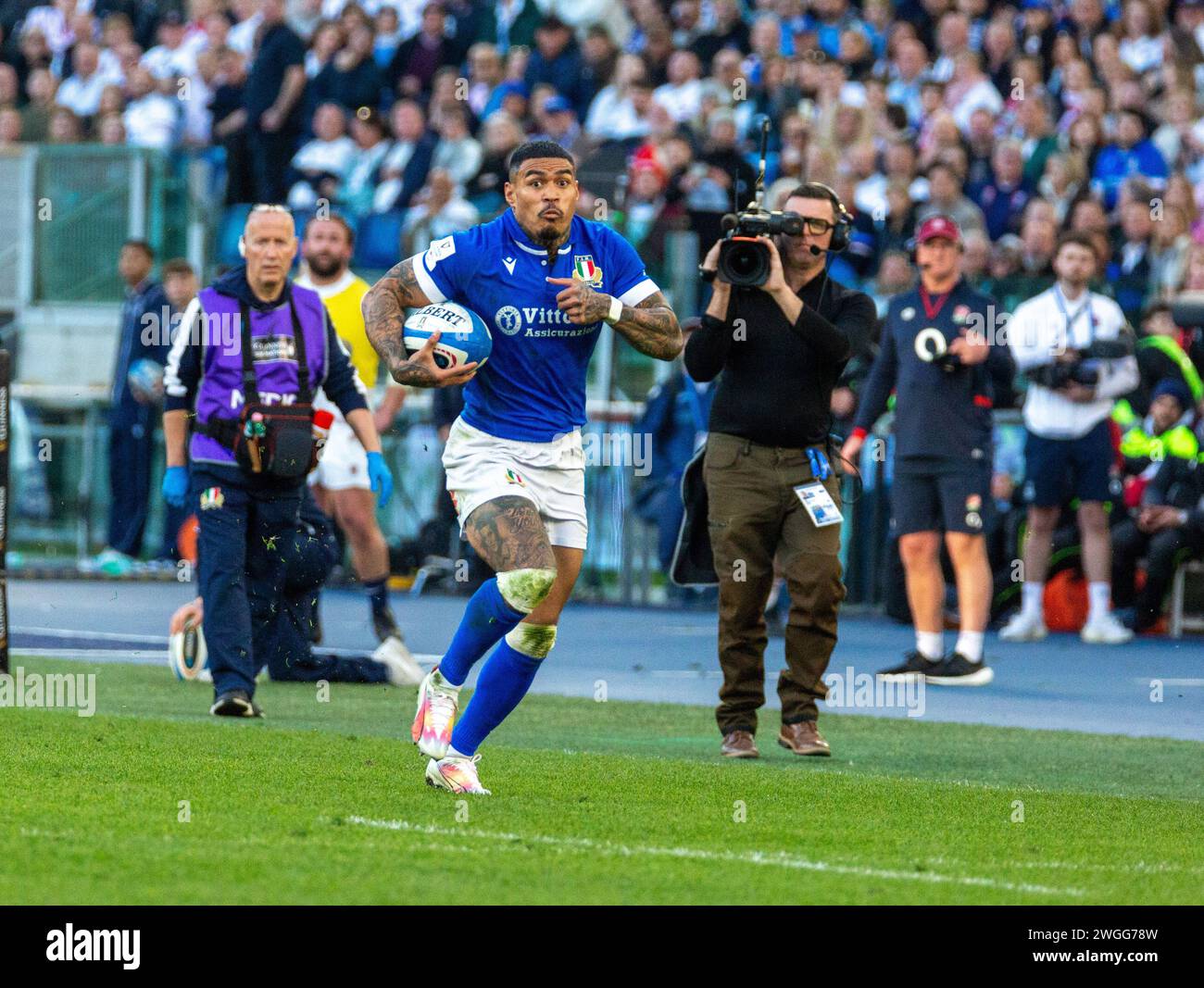 Rugby Six Nations. Italien gegen England. Stadio Olimpico. Rom. 03/02/2024. Italiens Montanna Ioane läuft mit dem Ball Stockfoto