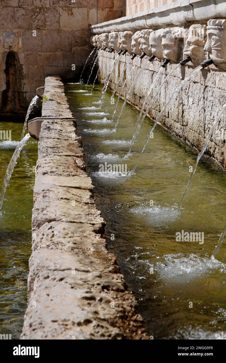 Fontana delle 99 Cannelle, L 'Aquila, Region, Abruzzen, Italien Stockfoto