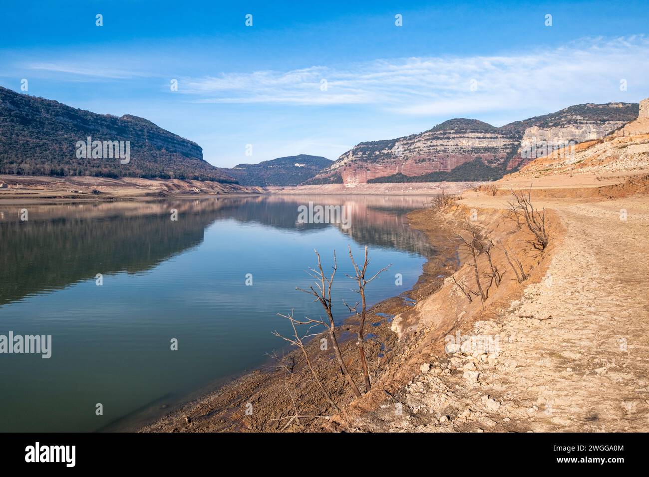 Die einsame Landschaft des Stausees Panta de Sau in Katalonien, Spanien. Stockfoto