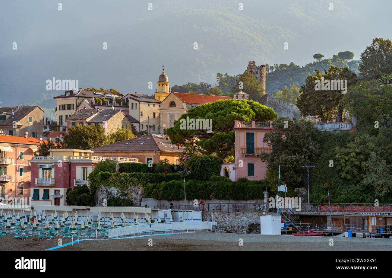 Landschaft rund um Levanto, eine kleine Stadt an einem Küstengebiet in der Provinz La Spezia in Ligurien, im Nordwesten Italiens Stockfoto