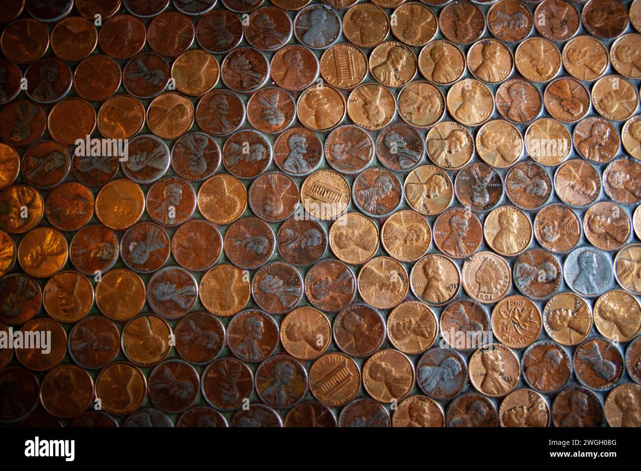 Hunderte von Pennys füllen den Rahmen Stockfoto
