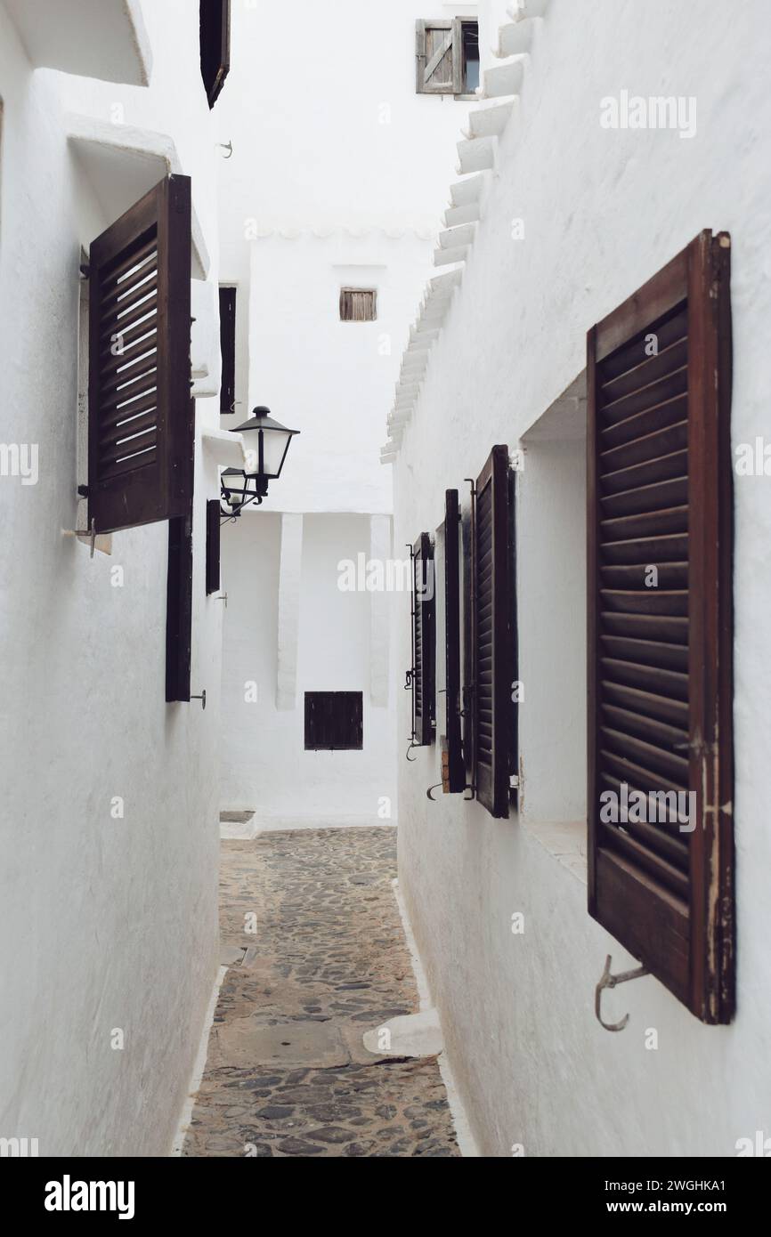 Stadt Binibeca auf der spanischen Insel Menorca am 8. August 2021 Stockfoto