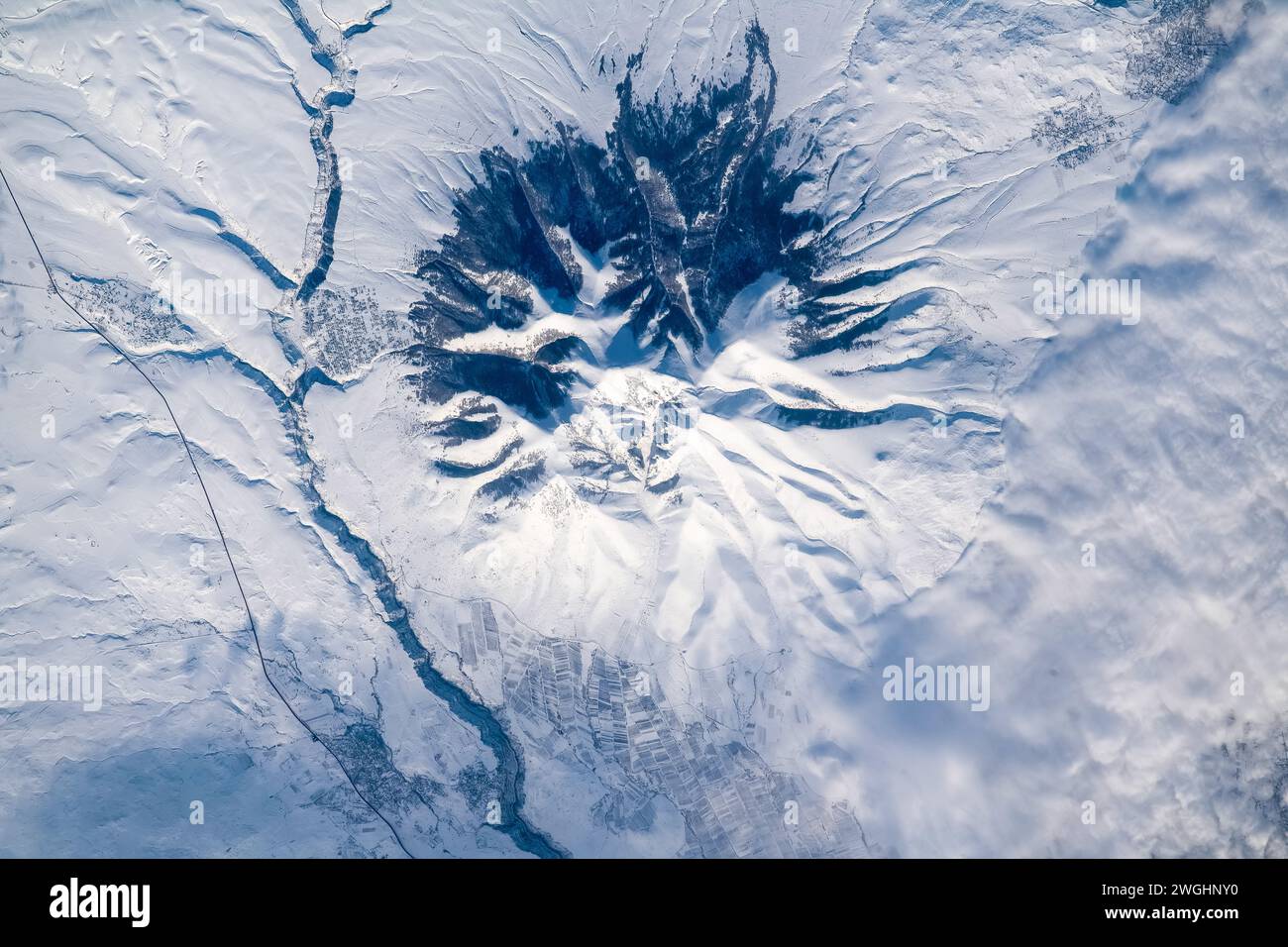 Schnee und Land in Armenien Stockfoto