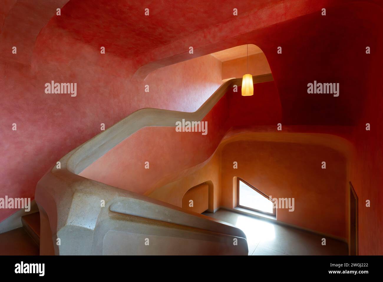 Das Innere des zweiten Goetheanums, dem Weltzentrum der anthroposophischen Bewegung. Das Gebäude wurde von Rudolf Steiner entworfen und befindet sich auf dem Hügel Stockfoto