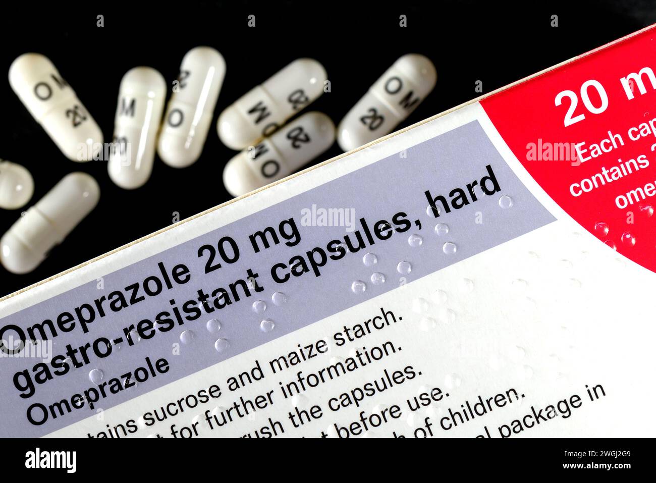Omeprazol magensaftresistente 20 mg Kapseln - zur Behandlung von Sodbrennen und Verdauungsstörungen Stockfoto