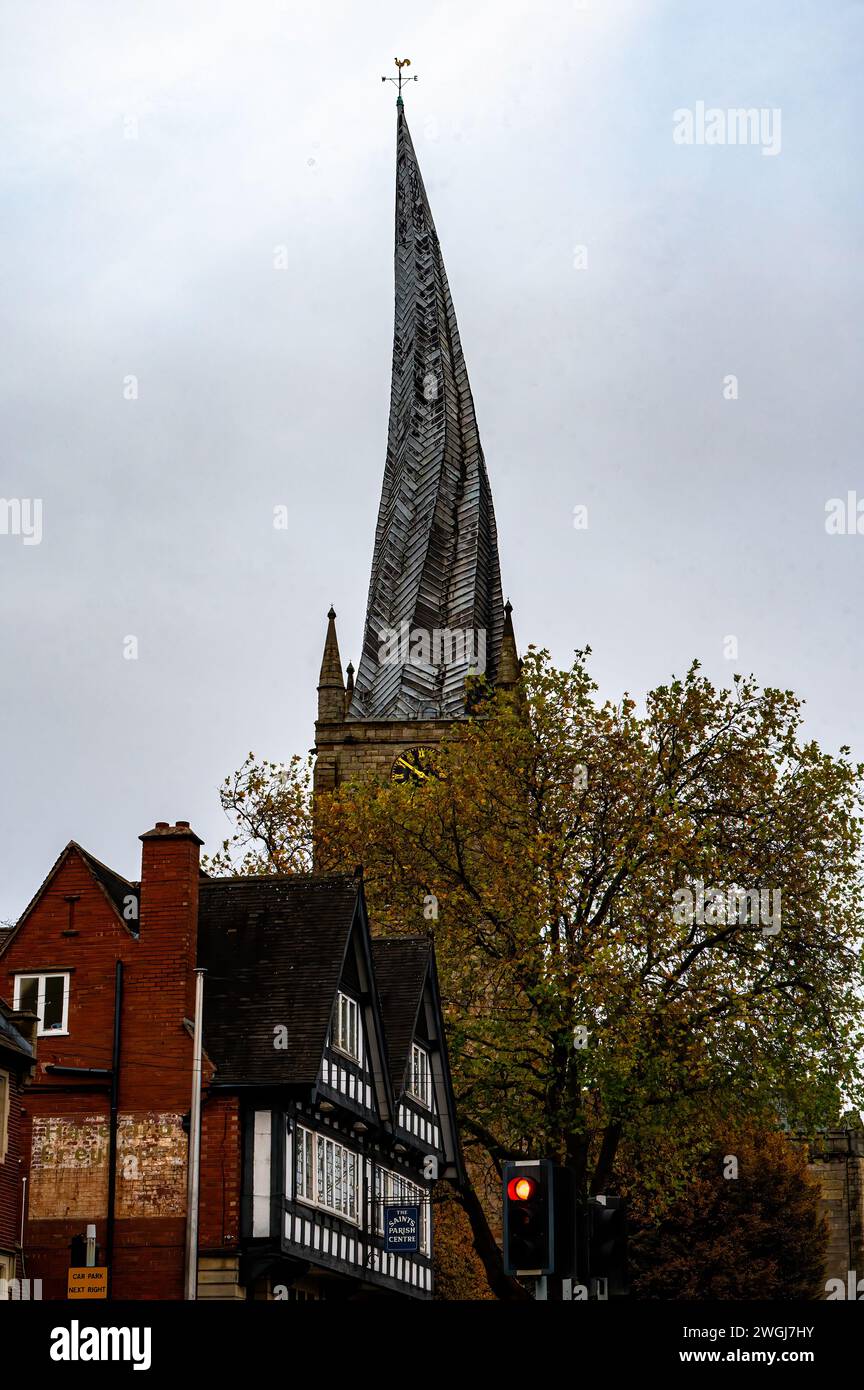 Die Crooked Spire der Church of St Mary and All Saints in Chesterfield, Derbyshire, England Stockfoto