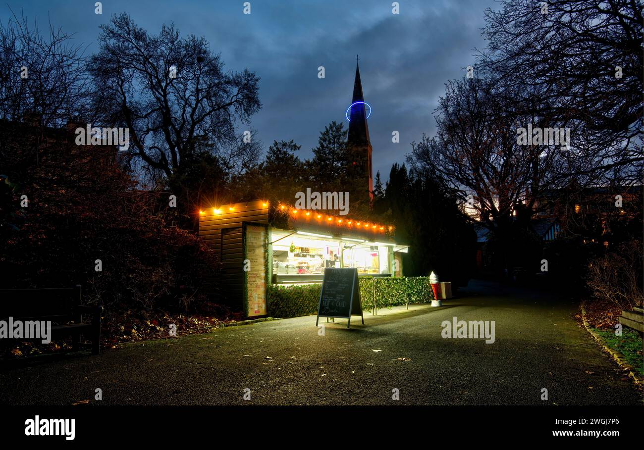 Snackbar im Kelvingrove Park Glasgow kurz vor der Zeit des Parks. Stockfoto