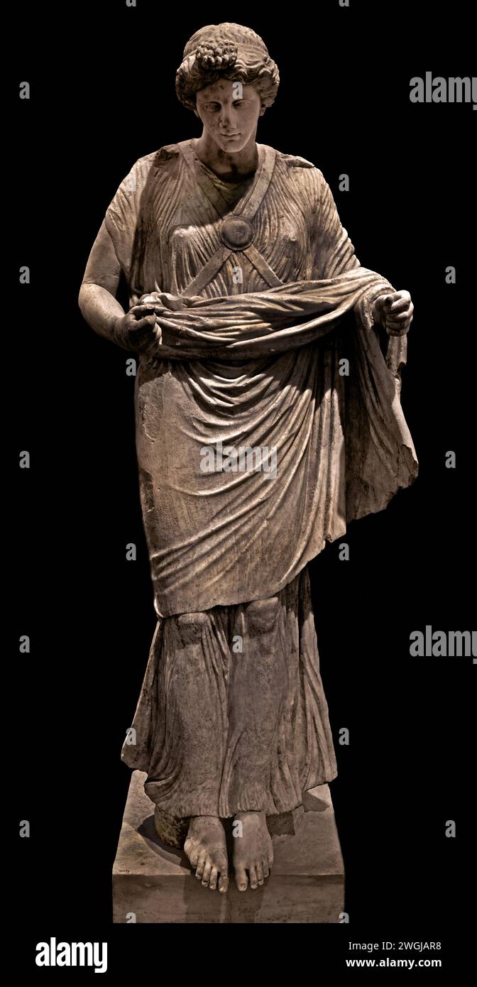 Marmorstatue von Nike, gefunden auf der östlichen Seite des Pools in Villa A, in Oplontis. Das Antiquarium Pompeji befindet sich in der Nähe von Neapel in der Region Kampanien in Italien. Pompeji wurde bei der Eruption des Vesuvs 79 n. Chr. unter 4-6 m vulkanischer Asche und Bimsstein begraben. Italien Stockfoto