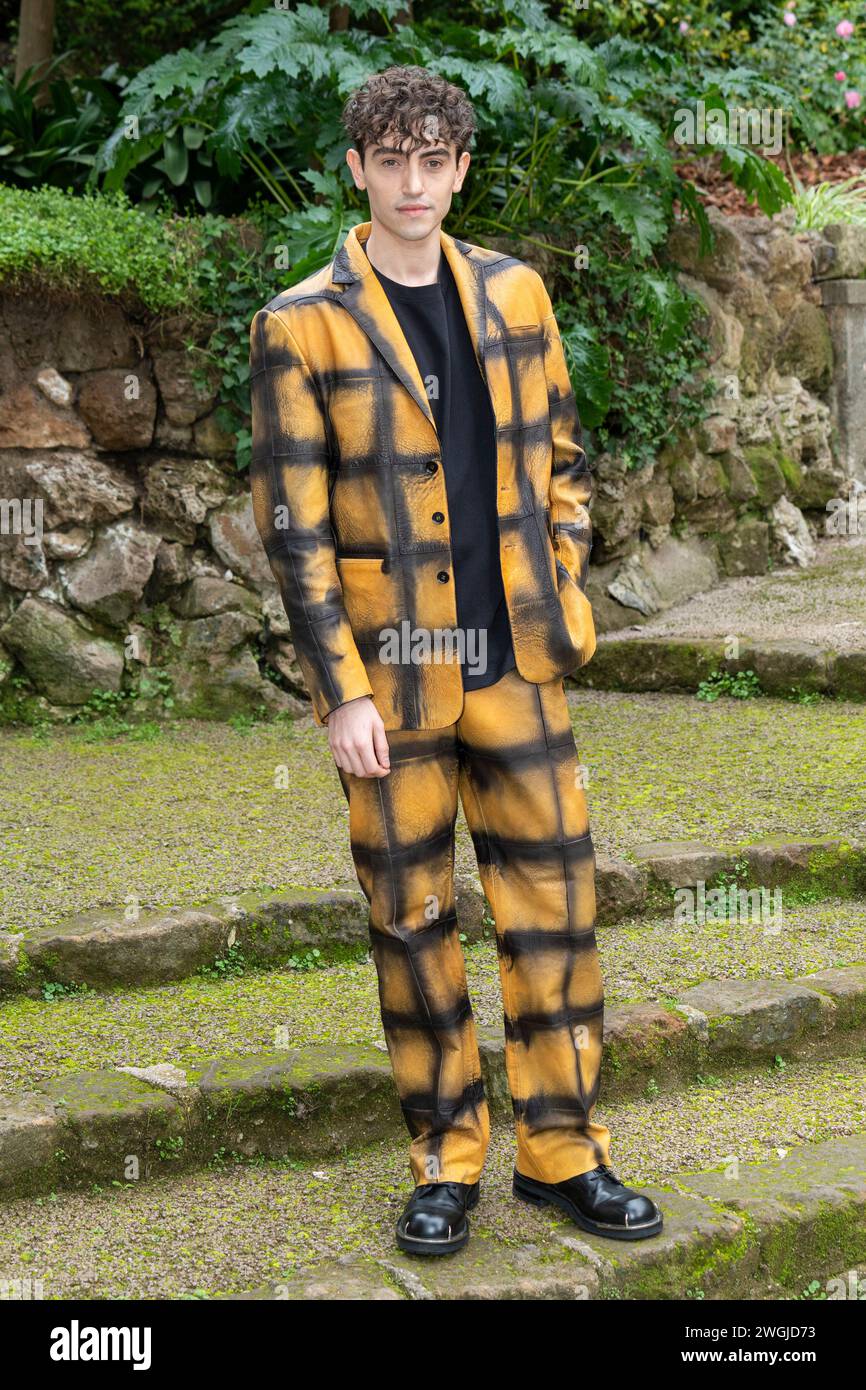 Rom, Italien. Februar 2024. Michele Bravi nimmt am Fotogespräch „Finalmente l'Alba“ in Rom Teil. (Foto: Stefano Costantino/SOPA Images/SIPA USA) Credit: SIPA USA/Alamy Live News Stockfoto