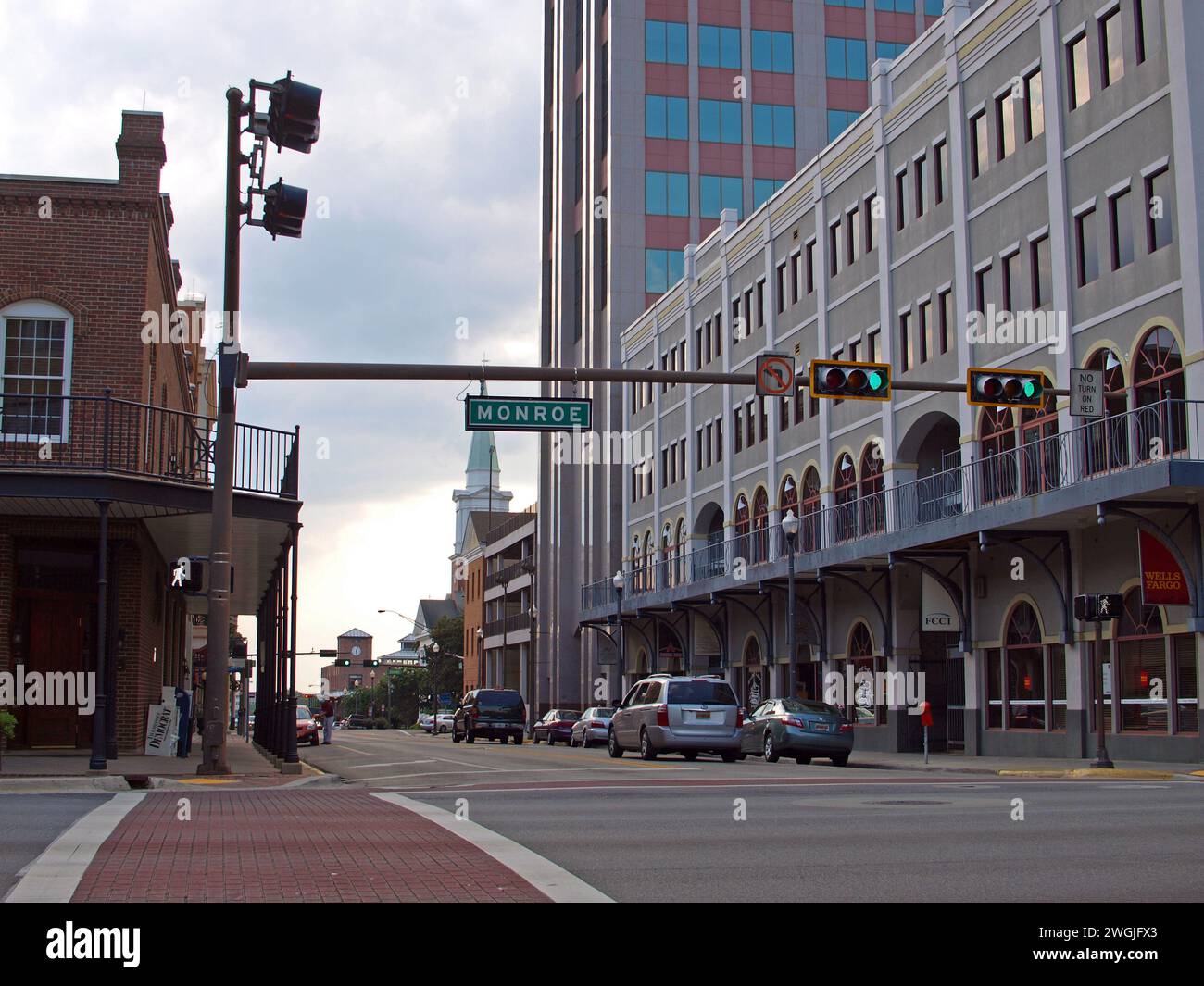 Tallahassee, Florida, USA - 13. August 2012: Straßenkreuzung in der Innenstadt. Stockfoto
