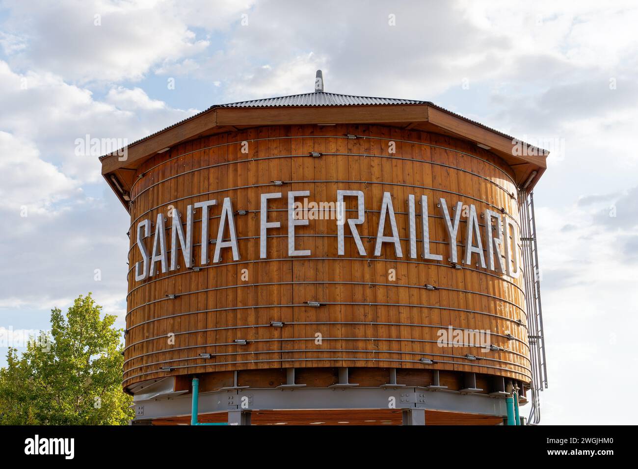 Santa Fe, New Mexico – 24. September 2021: Santa Fe Railyard Community Corporation hat die historische Railyard in einen lebendigen Gemeinschaftsraum mit neuem Leben verwandelt Stockfoto