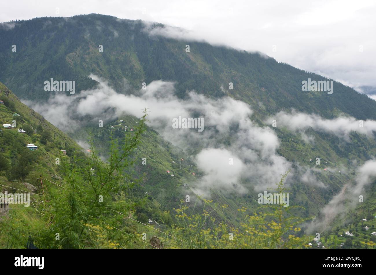 Mondsonnzeit, Nebelwetter in Kaghan Stockfoto
