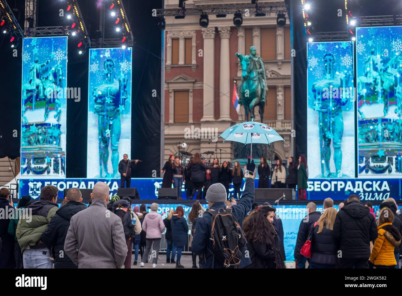 Januar 2024, Belgrad, Serbien, Weihnachtskonzert mit klassischer Musik auf dem Platz der Republik im Zentrum der Stadt Stockfoto