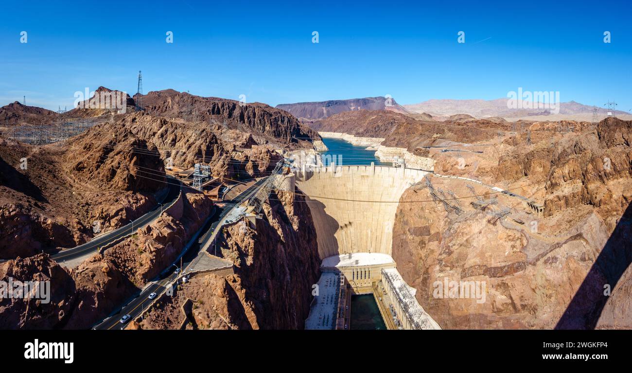 Panoramaaussicht auf Hoover Dam und Lake Mead von der Umgehungsbrücke Stockfoto