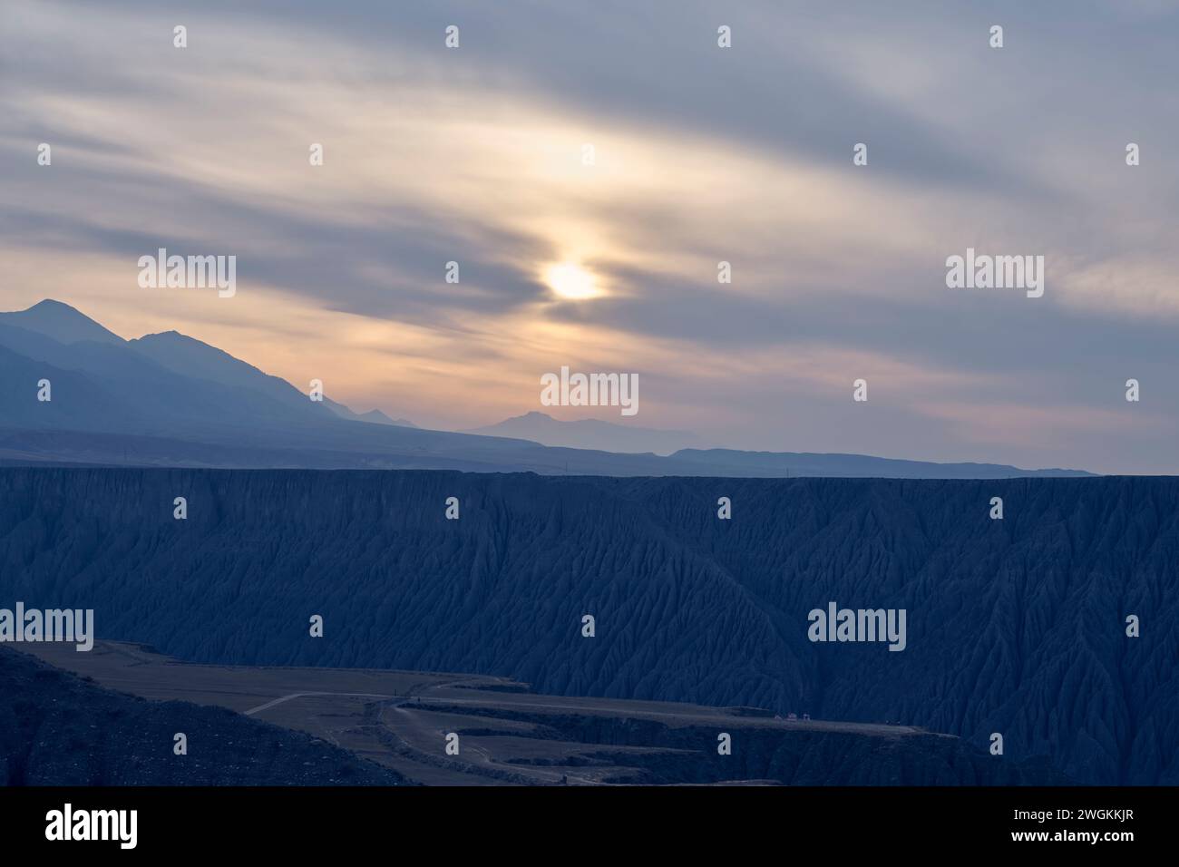 Sonnenaufgang am Dushanzi Grand Canyon in Xinjiang, China Stockfoto