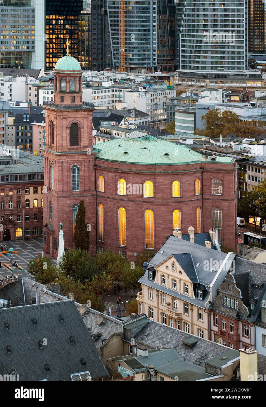Blick auf die Altstadt mit St.. Paulskirche vor dem Bankenviertel, Deutschland, Hessen, Frankfurt am Main Stockfoto