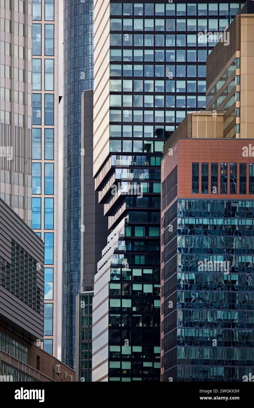 Hochhäuser in Frankfurt, das Omniturm-Hochhaus im Bankenviertel, Deutschland, Hessen, Frankfurt am Main Stockfoto