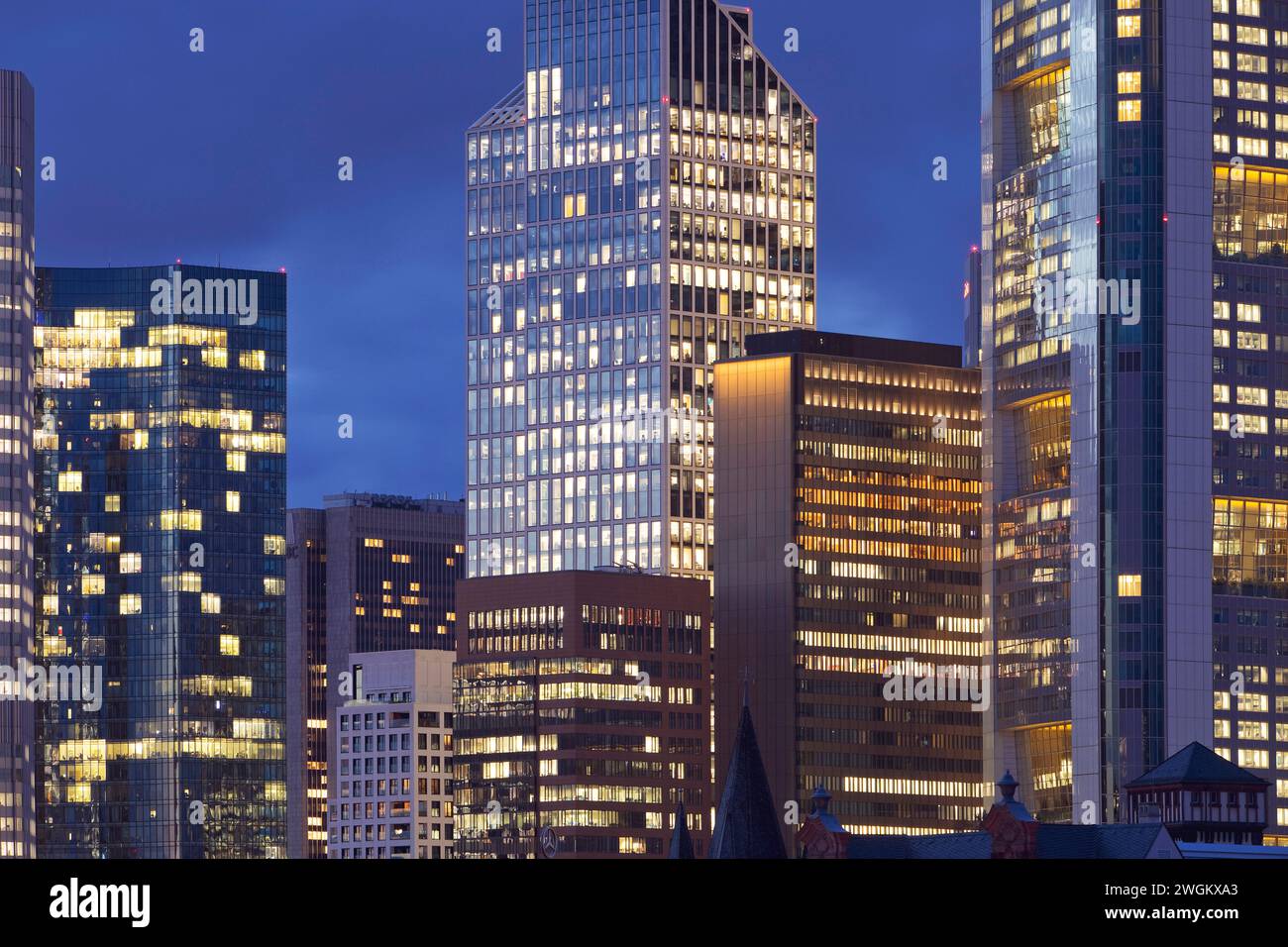 Nahe beieinander stehende Hochhäuser am Taunusturm im Bankenviertel Deutschland, Hessen, Frankfurt am Main Stockfoto