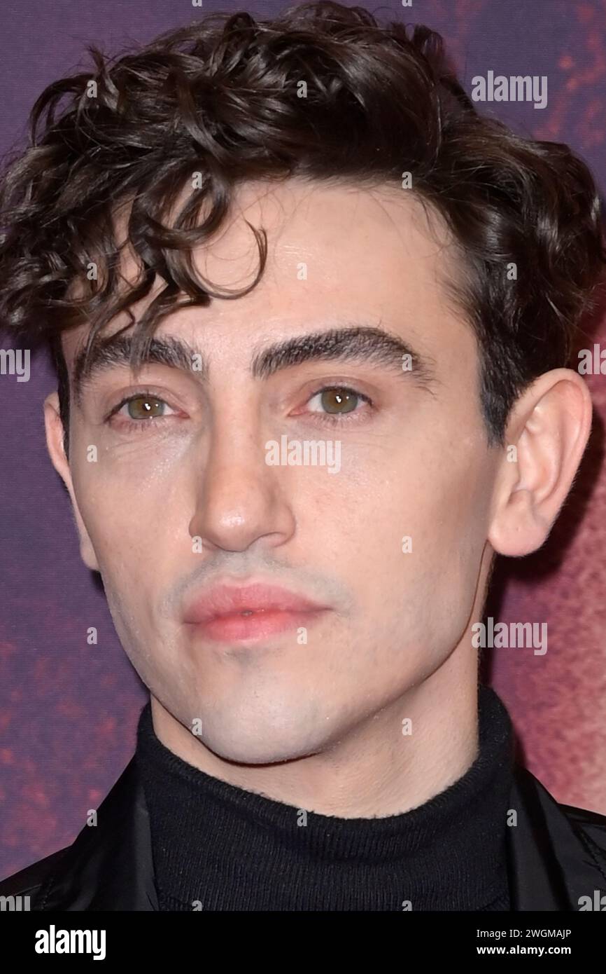 Rom, Italien. Februar 2024. Michele Bravi besucht den roten Teppich der Premiere von „Finalmente l'alba“ im Cinema Barberini. Quelle: SOPA Images Limited/Alamy Live News Stockfoto