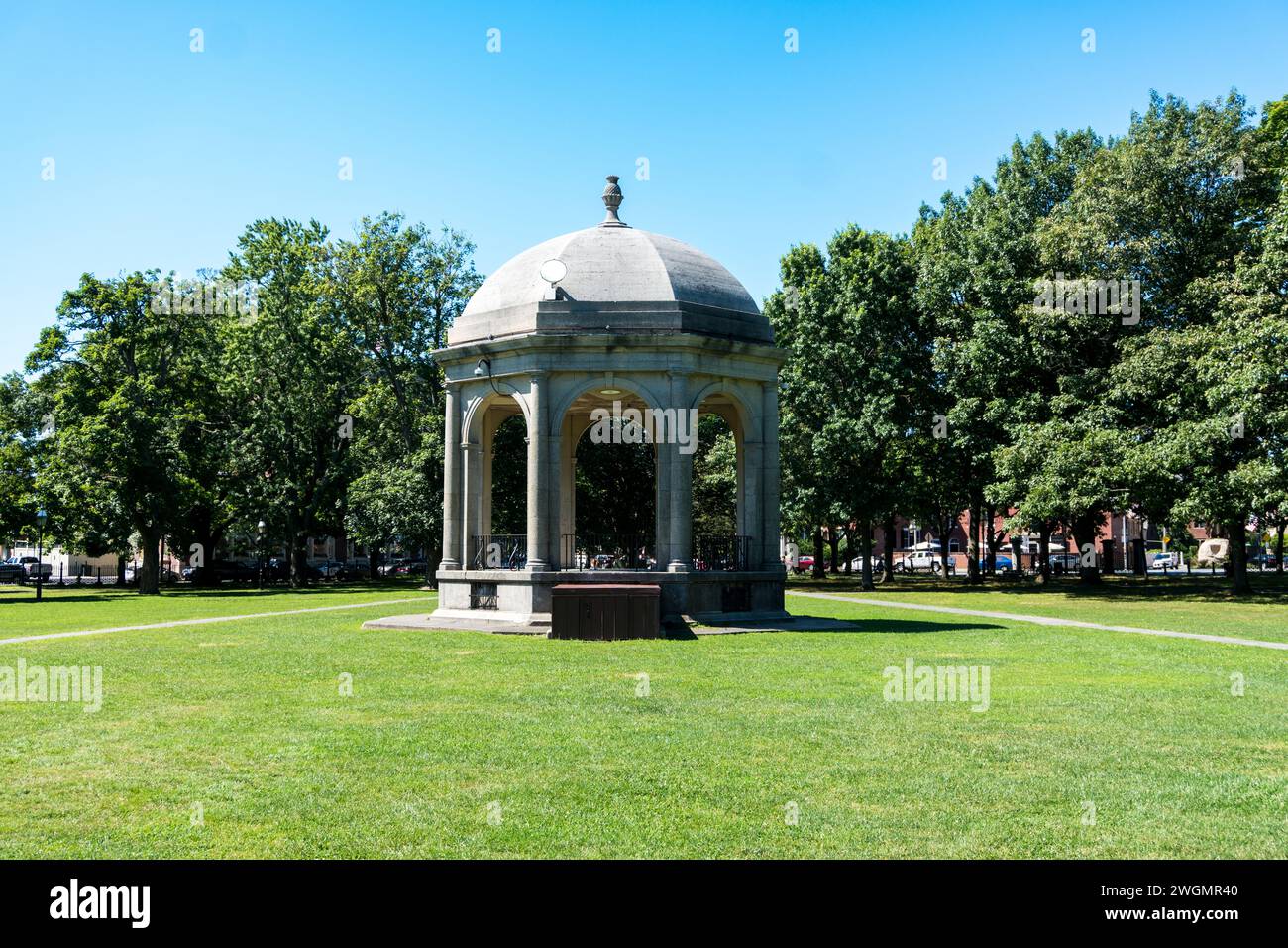 Salem, USA - 11. August 2019: Blick auf den Salem Common Bandstand an einem sonnigen Tag Stockfoto