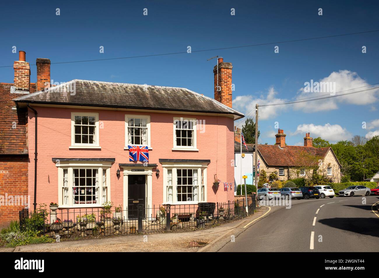 Großbritannien, England, Suffolk, East Bergholt, The Street Stockfoto